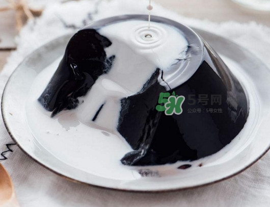 燒仙草里一般加什么？燒仙草為什么叫燒仙草