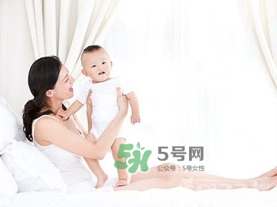 產(chǎn)后憂郁是這樣來的！這些話絕對別對新手媽媽說！