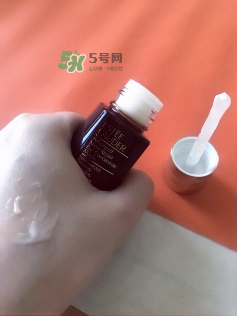 雅詩蘭黛小棕瓶密集修護眼精華怎么樣？