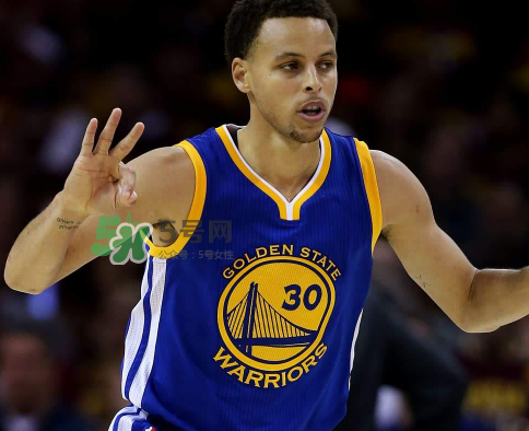 under armour curry 4庫里第四代戰(zhàn)靴中國配色怎么樣？