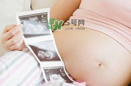 孕期可以蹲著上廁所嗎？孕期上廁所會壓到寶寶嗎？