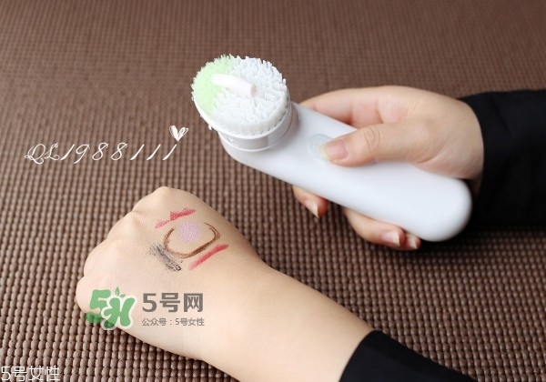 倩碧聲波潔面儀怎么用？倩碧聲波潔面儀使用方法