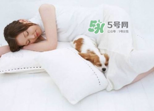 做夢是睡眠好還是不好？做夢是不是都是相反的