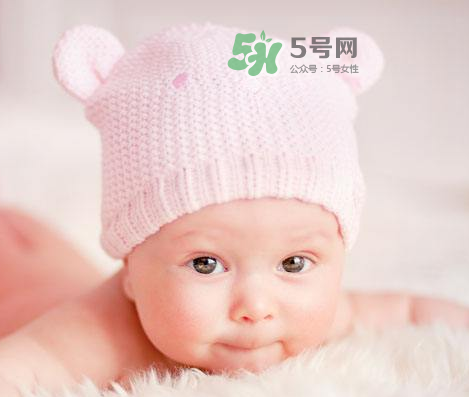 立秋后寶寶要穿什么衣服？立秋后寶寶要穿襪子嗎？