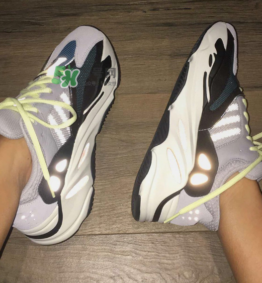 yeezy runner 700多少錢？侃爺復(fù)古跑鞋專柜價格