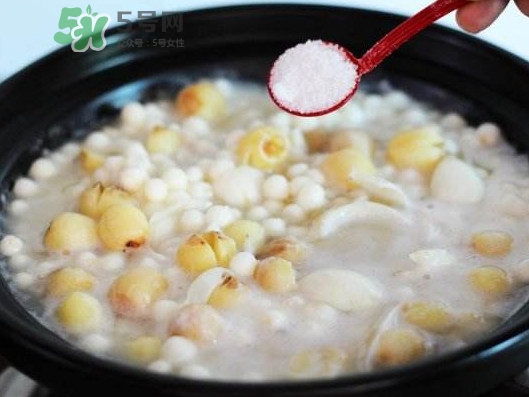 雞頭米煮多久能熟？雞頭米能和什么一起煮