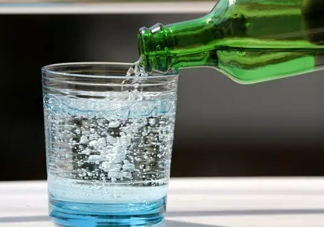 蘇打水是碳酸飲料嗎？蘇打水和碳酸飲料的區(qū)別