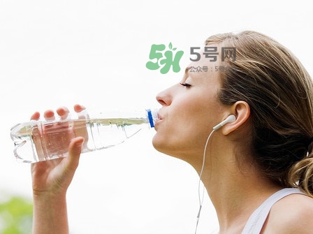 蘇打水可以加熱嗎？蘇打水能加熱喝嗎