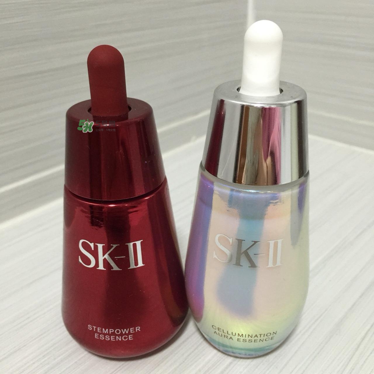 sk2小紅瓶和小燈泡精華哪個(gè)好？sk2小燈泡和小銀瓶精華區(qū)別