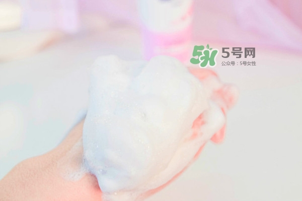 碧柔卸妝潔面乳好用嗎？碧柔卸妝潔面乳怎么用？