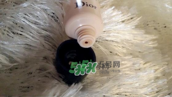 迪奧星光亮妍粉底液怎么樣？迪奧凝脂星光亮妍粉底液價格