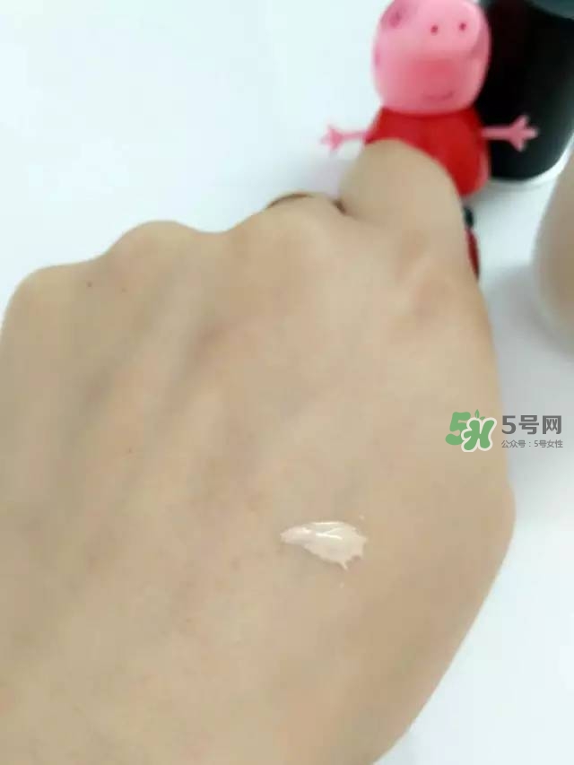 玫珂菲水粉霜怎么樣？玫珂菲全新雙用水粉霜好用嗎？