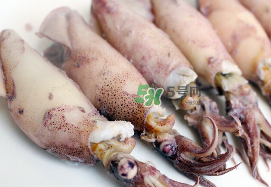 魷魚仔怎么清洗圖解？小魷魚怎么清洗？