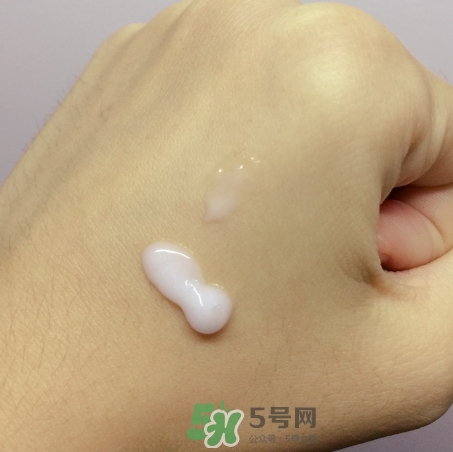 cerave pm乳可以白天用嗎？cerave pm乳白天用會變黑嗎