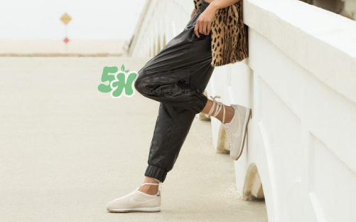 alc與nike cortez聯(lián)名在哪買？alc與耐克阿甘鞋聯(lián)名哪里有賣的？