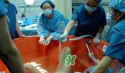 產(chǎn)后媽媽自述：水中分娩是一種什么體驗(yàn)？