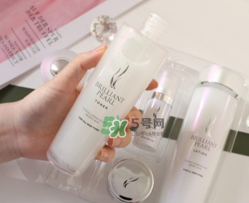 ahc珍珠美白水乳套盒有什么？ahc珍珠美白水乳套裝價格
