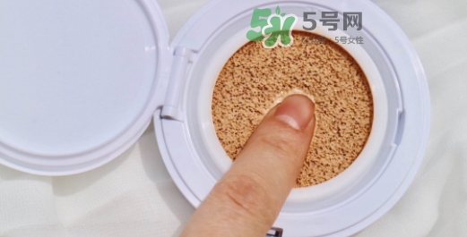 蘭蔻小粉盒氣墊怎么樣？蘭蔻小粉盒氣墊好用嗎