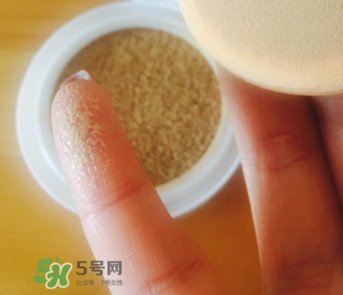 蘭蔻小粉盒氣墊多少錢(qián)？蘭蔻小粉盒氣墊專柜價(jià)格