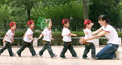 想生多胞胎怎樣調(diào)理？多胞胎國(guó)家補(bǔ)貼多少錢(qián)？