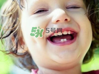 怎么防止寶寶長(zhǎng)蛀牙？別讓孩子吃大人的口水