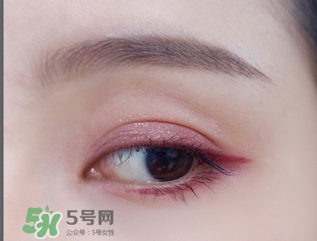 the estee edit眼影膏怎么用？酒紅色眼妝怎么畫