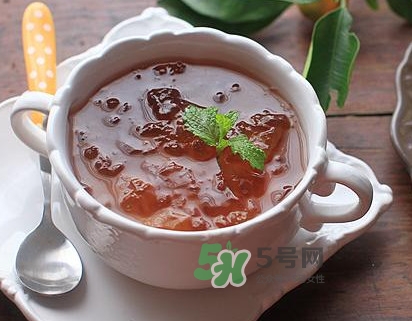 桃膠適合什么人吃？吃桃膠會(huì)上火嗎？
