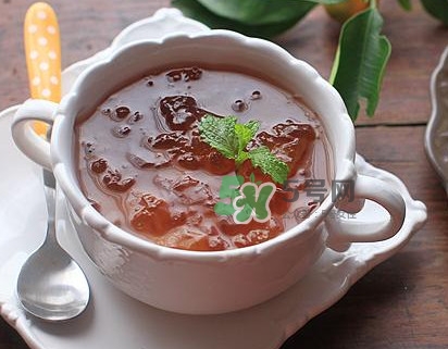 煮桃膠放冰糖還是紅糖？桃膠放鍋里要煮多久能吃