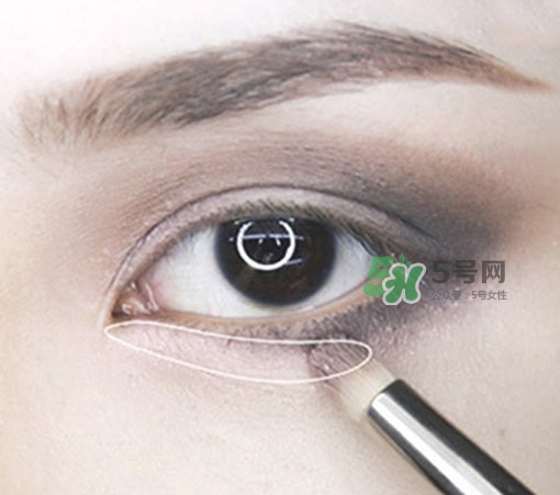 煙熏妝怎么畫？煙熏妝的畫法步驟圖解
