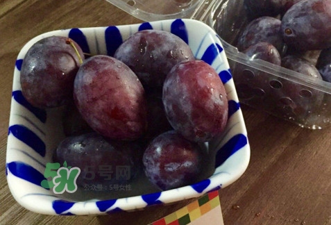 新鮮西梅好吃嗎？新鮮西梅什么味道