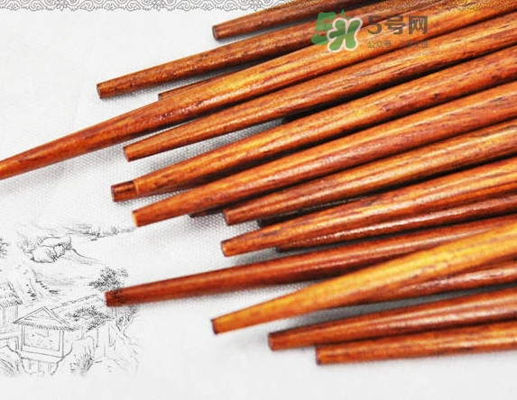 木筷子可以放消毒柜嗎？木筷子和竹筷子哪個(gè)好