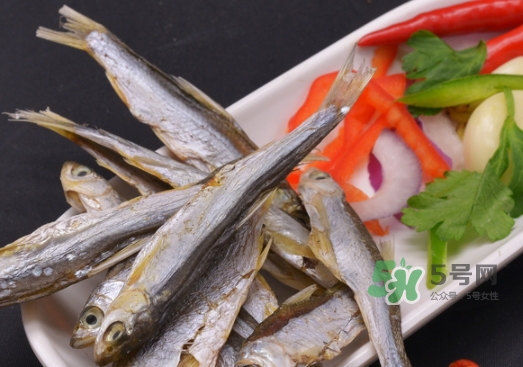 刁子魚是秋刀魚嗎？刁子魚是海魚嗎？