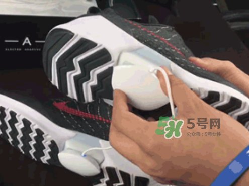 nike hyperadapt 1.0怎么充電？耐克自動(dòng)系鞋帶鞋要充電嗎？