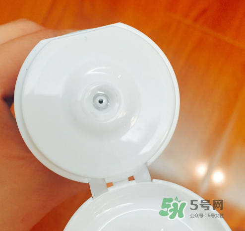 理膚泉潔面啫喱怎么樣？理膚泉潔面啫喱好用嗎？
