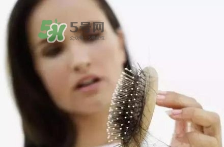 產(chǎn)后掉頭發(fā)很厲害怎么辦？產(chǎn)后掉頭發(fā)吃什么好？
