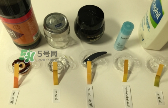 hr黑繃帶對(duì)痘痘有用嗎？赫蓮娜黑繃帶面霜使用心得