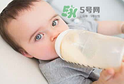 母乳和奶粉能混在一起吃嗎？母乳和奶粉混合喂養(yǎng)好嗎？