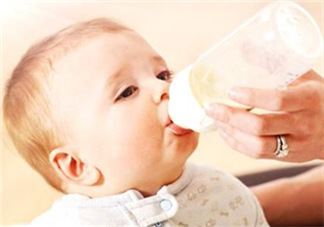 母乳和奶粉能混在一起吃嗎？母乳和奶粉混合喂養(yǎng)好嗎？