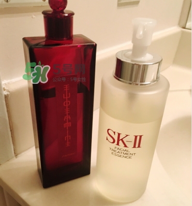 神仙水和紅色蜜露哪個好？神仙水和紅色蜜露對比