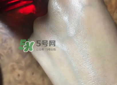 資生堂紅色蜜露是水還是精華？資生堂紅色蜜露是爽膚水嗎