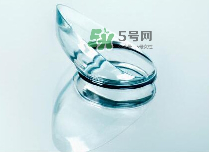 隱形眼鏡日拋是什么意思？隱形眼鏡干了泡開還能用嗎