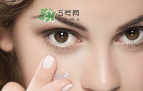 配個隱形眼鏡多少錢？隱形眼鏡日拋多少錢