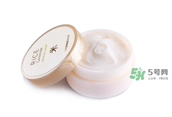 VE膠囊可以直接涂臉嗎？VE膠囊擦臉有什么效果？