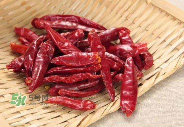 干辣椒怎么炸又香又脆？干辣椒怎么做辣椒油？