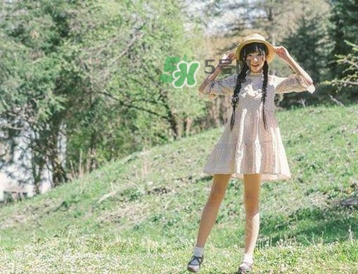 14歲女生胸部變大是正常的嗎？14歲女生的胸多大正常？
