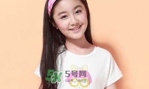 14歲女生胸部變大是正常的嗎？14歲女生的胸多大正常？