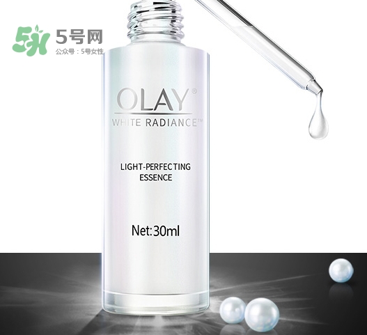 olay玉蘭油小白瓶小綠瓶哪個好？olay小白瓶小綠瓶區(qū)別