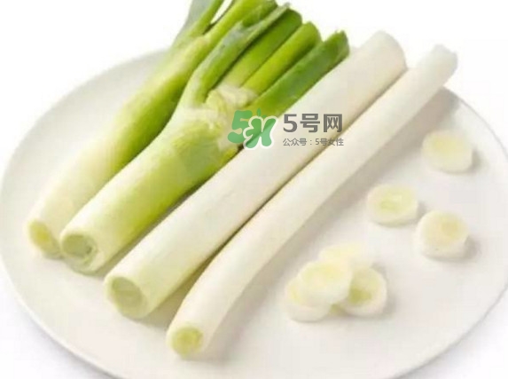 大蔥怎么切不辣眼睛？大蔥怎么做好吃
