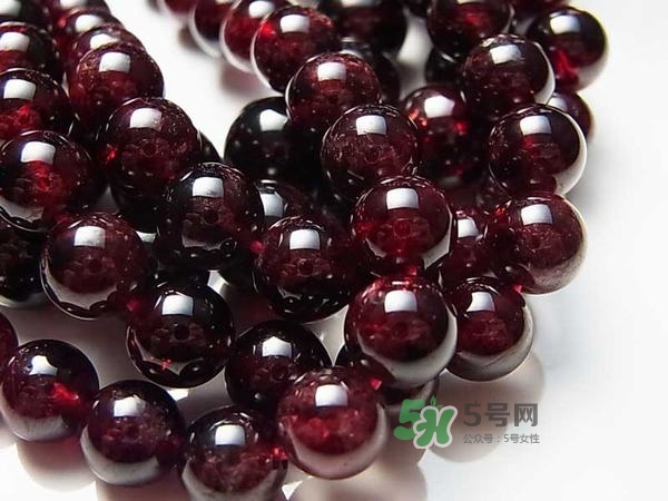 石榴石是什么做的？石榴是是怎么形成的？
