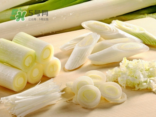 大蔥是蔥黃嗎？大蔥和蔥黃的區(qū)別